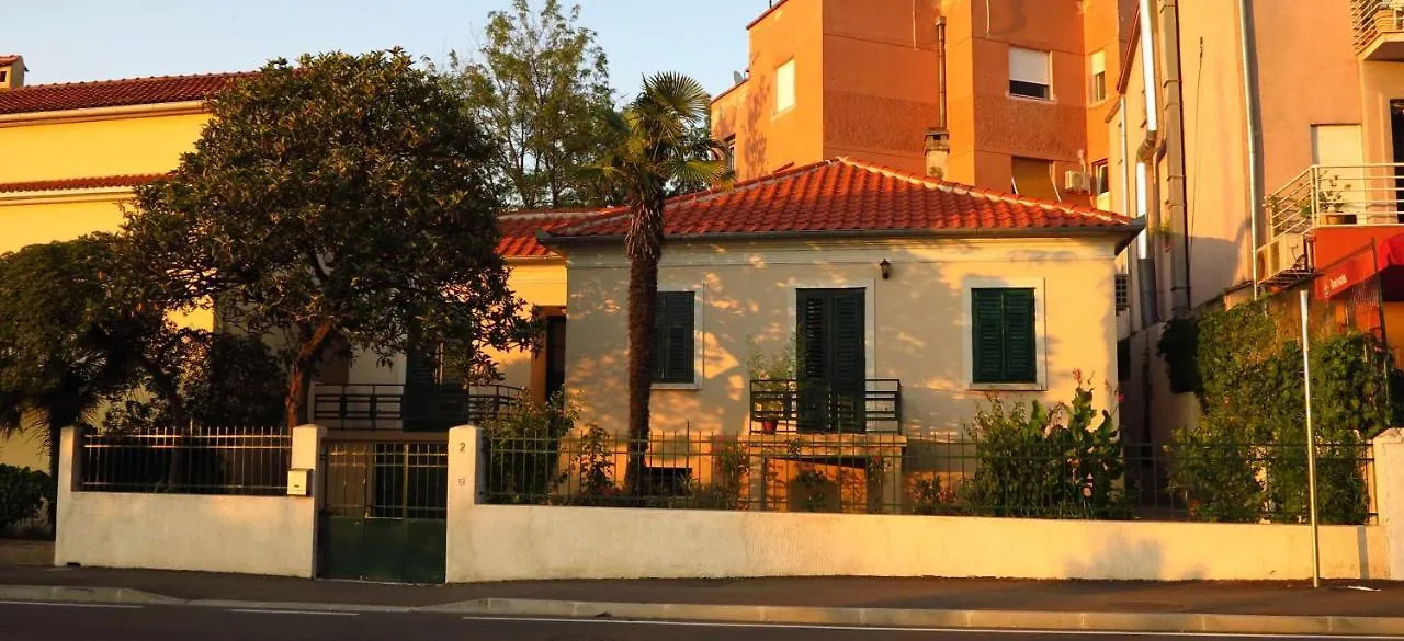 Villa Nada Zadar 0*,  Kroatien